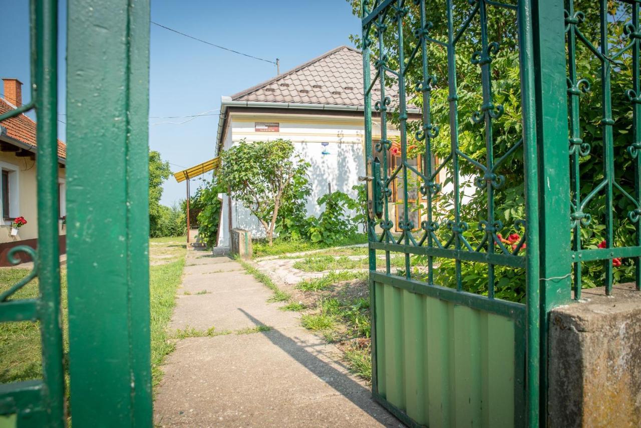 Zempleni Szallashely Fony Exterior photo